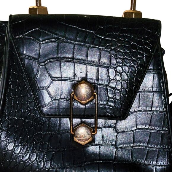 Badgley Mischka Vegan Frame Bag Crossbody Croc Embossed In Black Top Handle Used - Picture 4 of 7